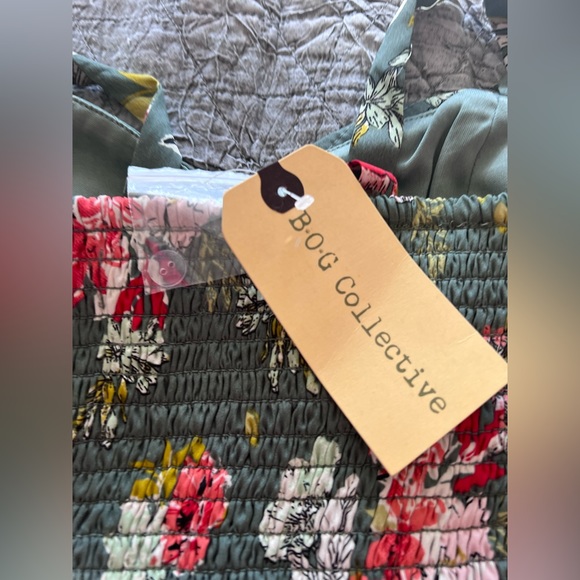 Floral Ruffle Crop Top - Small - Picture 5 of 6